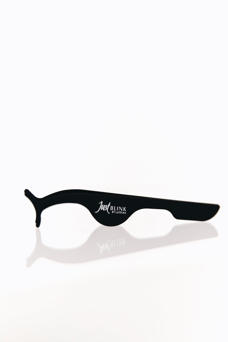 EYELASH APPLICATOR