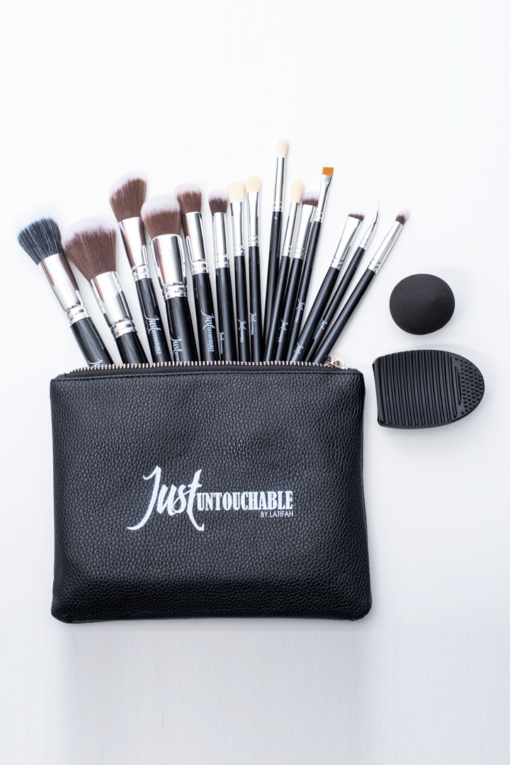 MAKEUP BRUSH SET & BAG